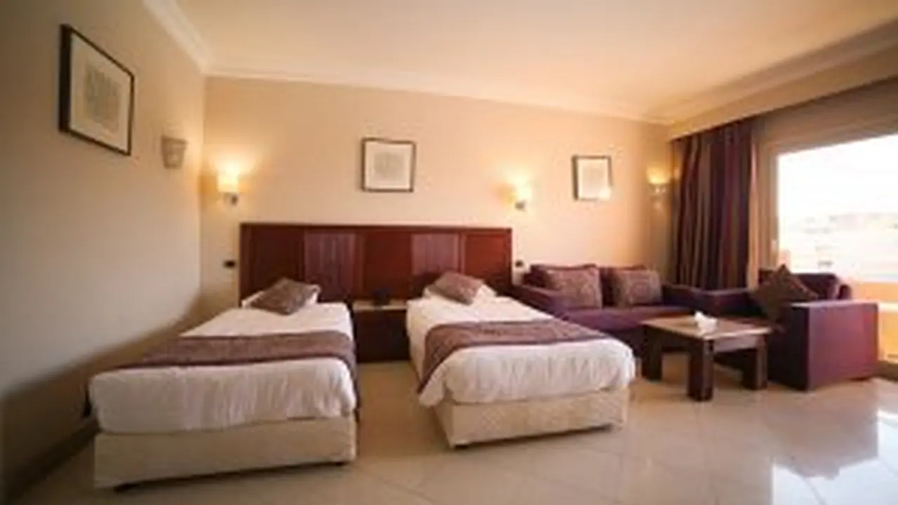 الفندق رومانس & أكوا بارك - العين السخنة